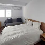 2 Bedroom Lovely In Appartamento *